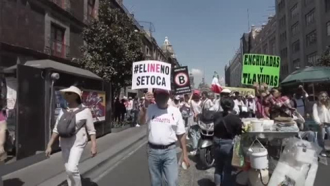 Los mexicanos se manifiestan contra los cambios en la ley electoral Los mexicanos se manifiestan contra los cambios en la ley electoral