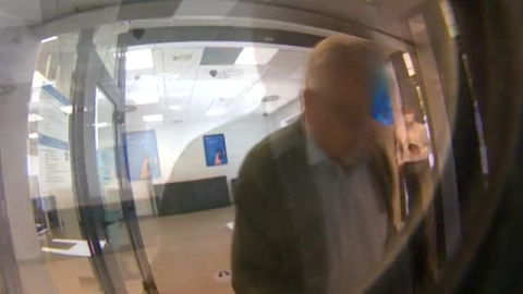 Desarticulada una banda que actuaba robando a ancianos en los cajeros Desarticulada una banda que actuaba robando a ancianos en los cajeros