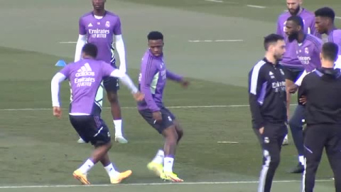 El Real Madrid busca en el clásico una oportunidad de reengancharse El Real Madrid busca en el clásico una oportunidad de reengancharse