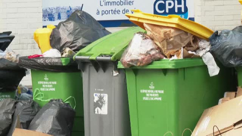 La huelga del servicio de limpieza contra Macron deja las calles de París llenas de basura La huelga del servicio de limpieza contra Macron deja las calles de París llenas de basura