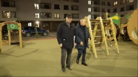 Putin desafía al mundo con su visita a la conquistada Mariupol Putin desafía al mundo con su visita a la conquistada Mariupol