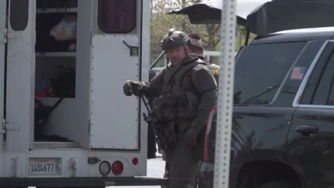Un muerto y dos heridos en un tiroteo con rehenes en California Un muerto y dos heridos en un tiroteo con rehenes en California