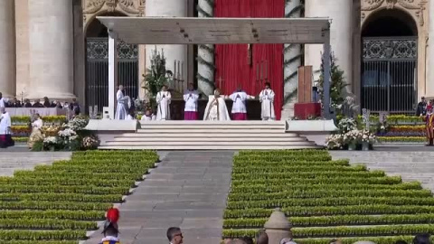 El papa Francisco imparte su tradicional bendición urbi et orbi desde el Vaticano El papa Francisco imparte su tradicional bendición urbi et orbi desde el Vaticano