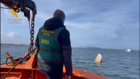 El narcosubmarino encontrado en Vilagarcía está vacío El narcosubmarino encontrado en Vilagarcía está vacío
