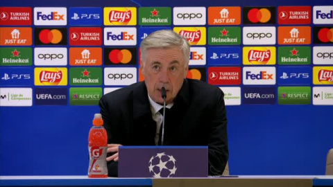 Ancelotti: "Kroos y Modric no juegan por su carrera, juegan porque lo merecen" Ancelotti: "Kroos y Modric no juegan por su carrera, juegan porque lo merecen"
