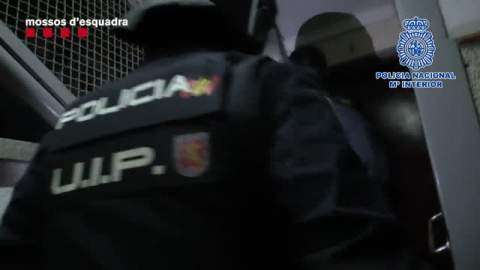 Policía y Mossos desmantelan una banda que falsificaba moneda Policía y Mossos desmantelan una banda que falsificaba moneda