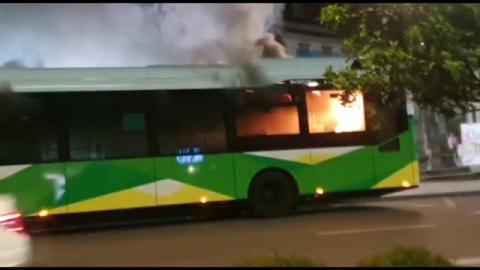 Arde en Vigo un autobús del transporte público sin causar heridos Arde en Vigo un autobús del transporte público sin causar heridos