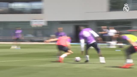 El Madrid se pone el mono de trabajo y ya prepara el choque de Champions El Madrid se pone el mono de trabajo y ya prepara el choque de Champions