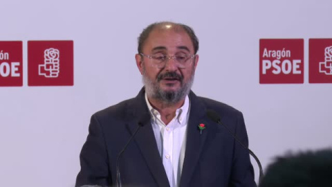 Lambán pierde el Gobierno de Aragón: "El tsunami de España nos ha arrasado a nosotros" Lambán pierde el Gobierno de Aragón: "El tsunami de España nos ha arrasado a nosotros"