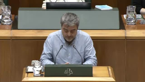 El PP apoya una ley de EH Bildu en el primer pleno en el Parlamento Vasco tras las elecciones El PP apoya una ley de EH Bildu en el primer pleno en el Parlamento Vasco tras las elecciones