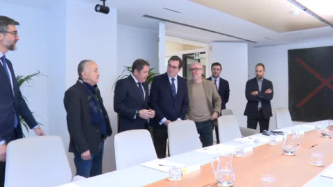 Acuerdo entre patronal y sindicatos para la subida de los salarios Acuerdo entre patronal y sindicatos para la subida de los salarios