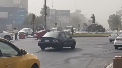 Una impresionante tormenta de arena cubre el cielo de Bagdad Una impresionante tormenta de arena cubre el cielo de Bagdad
