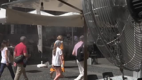 El anticiclón africano 'Caronte' abrasa el sur de Europa El anticiclón africano 'Caronte' abrasa el sur de Europa