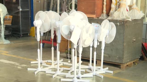 Los ayuntamientos preparan los colegios electorales para mitigar el calor Los ayuntamientos preparan los colegios electorales para mitigar el calor