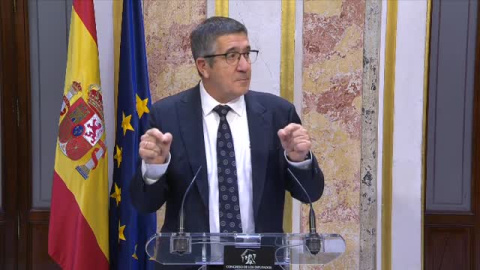 Patxi López a Feijóo: "La Constitución no es militante en este país" Patxi López a Feijóo: "La Constitución no es militante en este país"