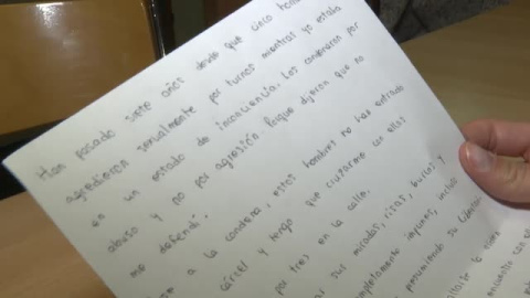 La carta de la víctima de la manada de Manresa: "Tengo que soportar sus miradas, risas y burlas" La carta de la víctima de la manada de Manresa: "Tengo que soportar sus miradas, risas y burlas"