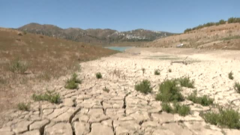 Sin agua en las duchas de la playa y con cortes por la noche en Vélez-Málaga Sin agua en las duchas de la playa y con cortes por la noche en Vélez-Málaga