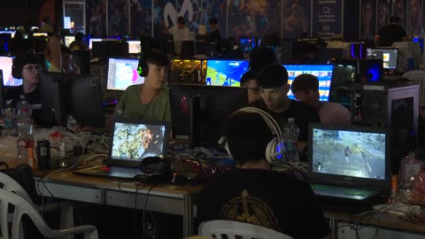 El mundo del videojuego se reúne en el festival Dreamhack de València El mundo del videojuego se reúne en el festival Dreamhack de València