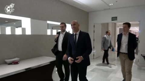 Iniesta se suma a los comunicados en contra de Rubiales una vez apartado temporalmente de todos sus cargos por la FIFA