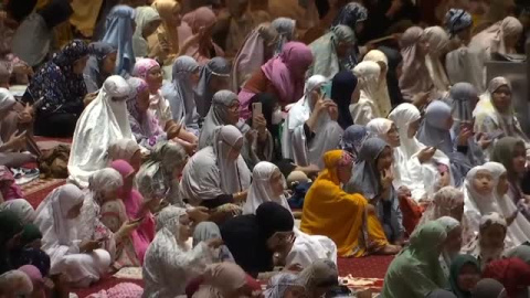 Comienza el Ramadán para dos millones de musulmanes en todo el mundo Comienza el Ramadán para dos millones de musulmanes en todo el mundo