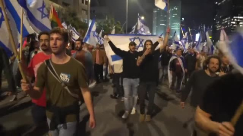Cañones de agua para dispersar a los manifestantes en Tel Aviv Cañones de agua para dispersar a los manifestantes en Tel Aviv