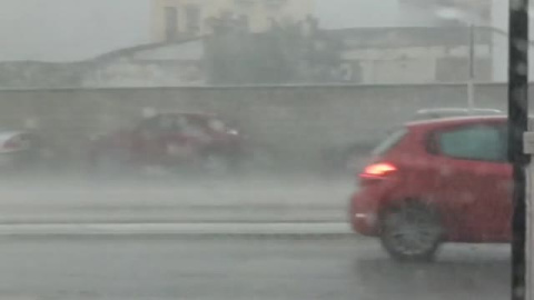 Una tormenta de granizo deja grandes destrozos en un pueblo de Sevilla Una tormenta de granizo deja grandes destrozos en un pueblo de Sevilla