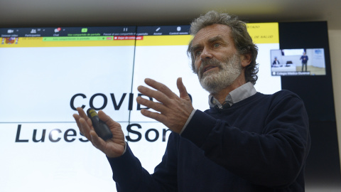 El director del Centro de Coordinación de Alertas y Emergencias Sanitarias, Fernando Simón, imparte la conferencia ’COVID19 en España: luces y sombras’, en el Colegio Médico, a 25 de mayo de 2022, en Ourense, Galicia, (España).