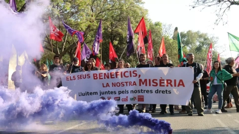 01/05/2022 - Una imatge de la manifestació d'aquest 1 de maig de la Taula Sindical de Catalunya, integrada per la CGT, la CNT i la IAC, entre d'altres.