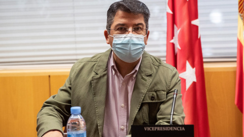 Pedro Muñoz Abrines (PP) es elegido vicepresidente durante la Comisión de Investigación sobre la situación provocada por la covid-19 en los centros residenciales de personas mayores durante su sesión constitutiva en la Asamblea de Madrid es