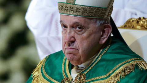 El Papa Francisco dirige una Santa Misa para la comunidad congoleña en Roma en la Basílica de San Pedro, a 3 de julio de 2022.