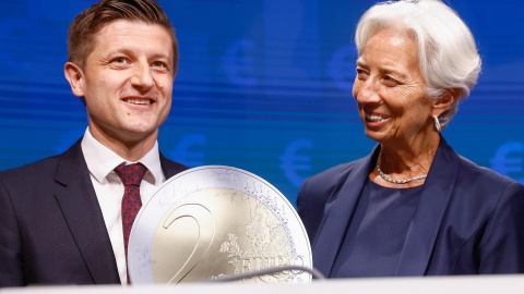 12/07/2022. el ministro de Finanzas croata, Zdravco Mari, celebra junto a la presidenta del Banco Central Europeo, Christine Lagarde , la entrada de Croacia en la eurozona, a 12 de julio de 2022.