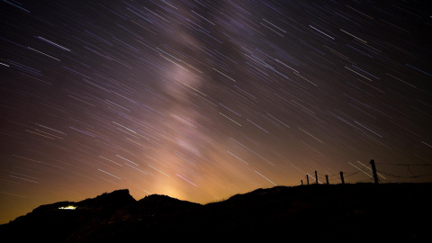 Así se pudo ver anoche la Vía Láctea durante el pico de máxima intensidad de las Perseidas desde el pico Tres Mares de Cantabria.
