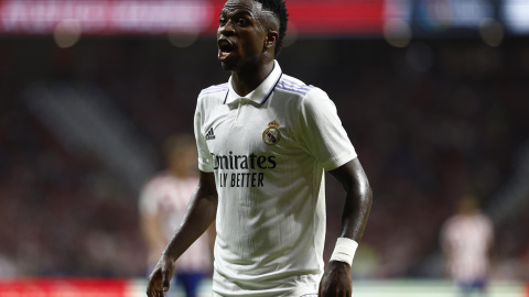 El delantero brasileño del Real Madrid, Vinicius Jr., durante el encuentro disputado este domingo en el estadio Metropolitano, en Madrid.