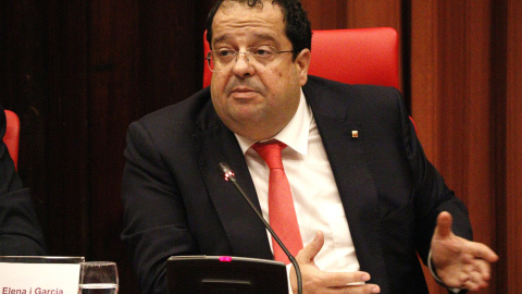 El conseller d'Interior, Joan Ignasi Elena, durant una compareixença al Parlament.