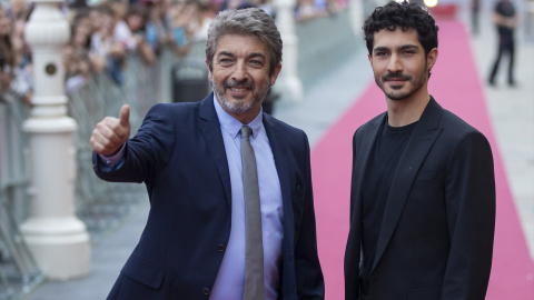 Los actores Ricardo Darín y Chino Darín durante la presentación de 'La odisea de giles' en la cuarta jornada del Festival de San Sebastián 2019