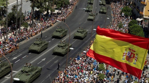 Desfile militar en el Día de las Fuerzas Armadas.