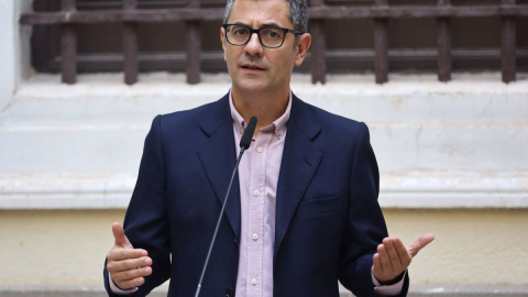 Félix Bolaños ofrece declaraciones a su llegada al Centro de Estudios Políticos y Constitucionales, a 23 de septiembre de 2022, en Madrid.