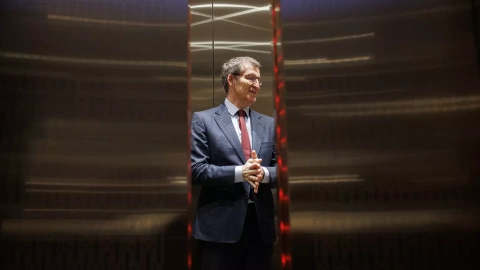 14/02/2023.- El presidente del PP, Alberto Núñez Feijóo, a su llegada al foro de conversación de ‘El Debate’, en el Hotel Four Seasons en Madrid. Durante la tercera edición de ‘El Debate con…’, Alfonso Rueda ha hablado del año electoral, el