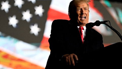 El expresidente de los Estados Unidos, Donald Trump, durante un acto de apoyo a los candidatos republicanos para las elecciones de medio mandato, en Dayton (Ohio, EEUU). REUTERS/Gaelen Morse