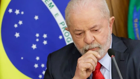 El presidente de Brasil, Luiz Inacio Lula da Silva, durante un desayuno con la prensa en el Palacio de Planalto, situado en la capital del país, el 12 de enero de 2023
