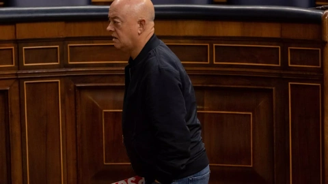 El diputado del PSOE Odón Elorza a su llegada a una sesión plenaria en el Congreso de los Diputados, a 23 de noviembre de 2022, en Madrid (España).
