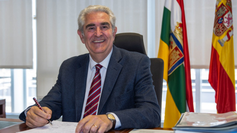El presidente del Tribunal Superior de Justicia de La Rioja (TSJR), Javier Marca, posa durante una entrevista con la Agencia EFE en Logroño.