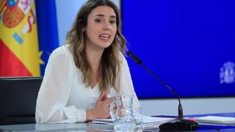La ministra de Igualdad, Irene Montero , durante la rueda de prensa ofrecida tras la reunión del Consejo de Ministros, este martes en el Palacio de La Moncloa, en Madrid.