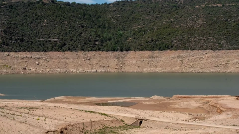 Vista del embalse de Rialb, en la provincia de Lleida, el pasado 25 de abril.