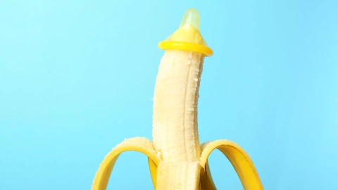 Plátano con un condón (archivo).