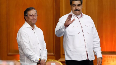 El presidente de Colombia, Gustavo Petro, junto a su homólogo venezolano, Nicolás Maduro, durante un encuentro bilateral. Imagen de Archivo.
