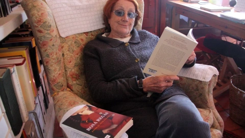 L'escriptora Rosa Regàs, en una imatge d'arxiu, a casa seva.