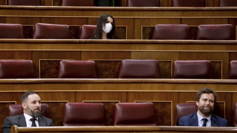 Inés Arrimadas (cs), Santiago Abascal (VOX) e Iván Espinosa de los Monteros (VOX)