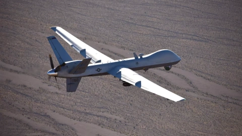 Dron MQ-9 Reaper durante una misión de entrenamiento sobre el campo de pruebas y entrenamiento en el estado de Nevada (Estados Unidos)