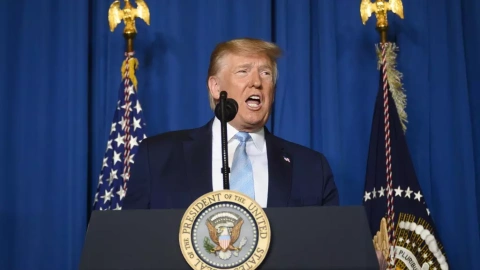 El expresidente Donald Trump declarando tras anunciar que las fuerzas estadounidenses han asesinado al general de Irán, Qasem Soleimani.
